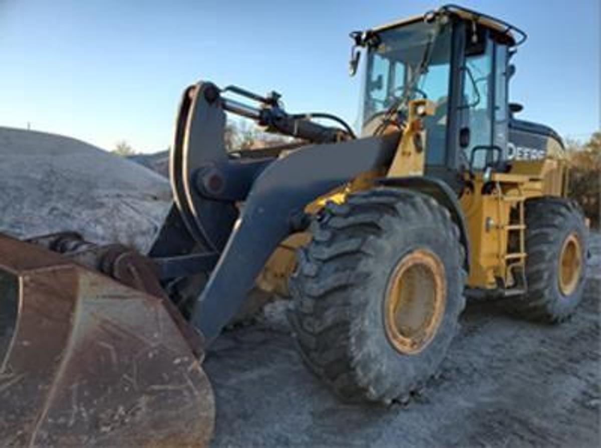 Used 2017 DEERE 644K