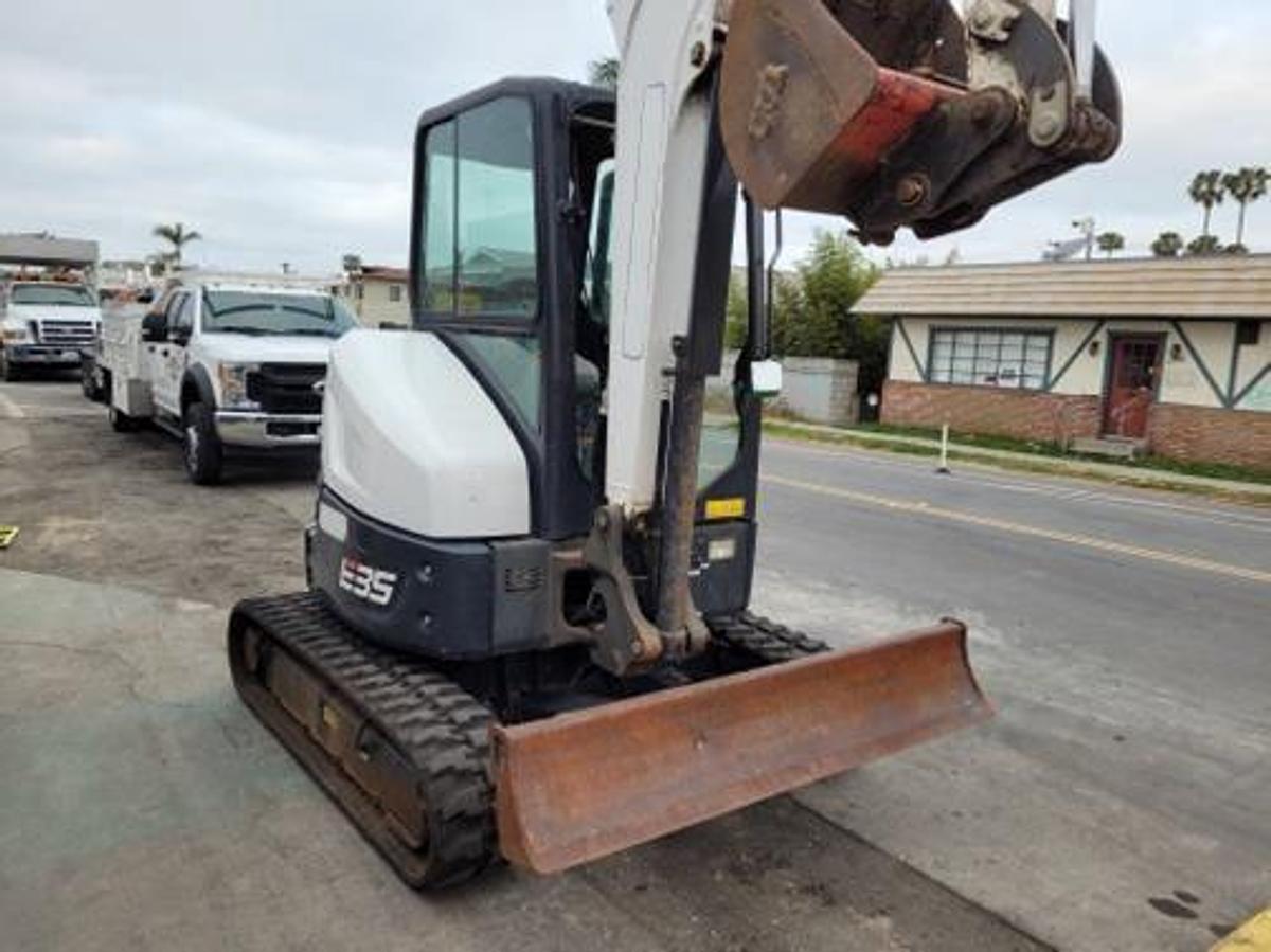 Used 2017 BOBCAT E35I