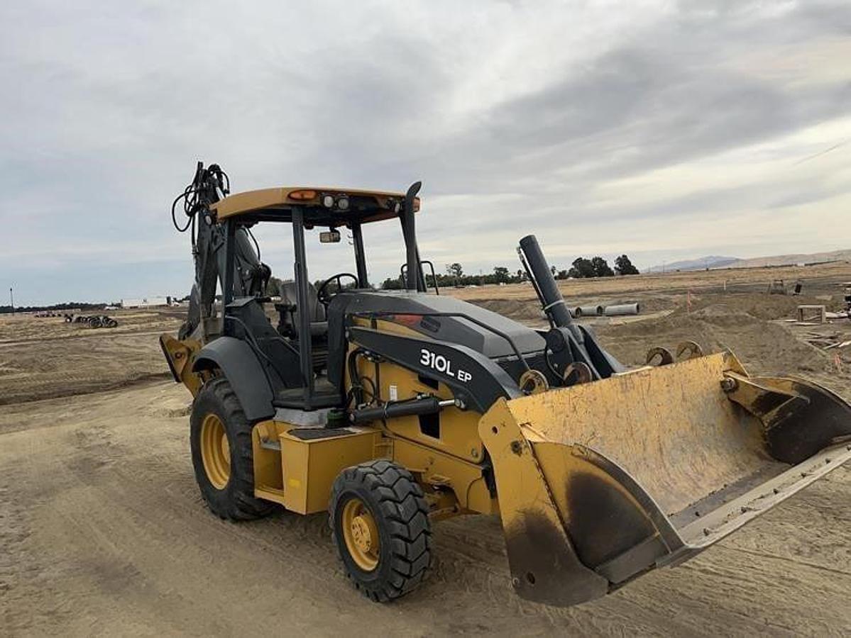 Used 2019 DEERE 310L EP