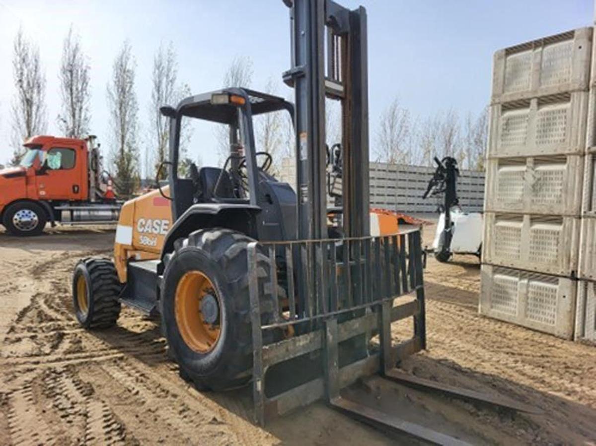 Used 2018 CASE 586H