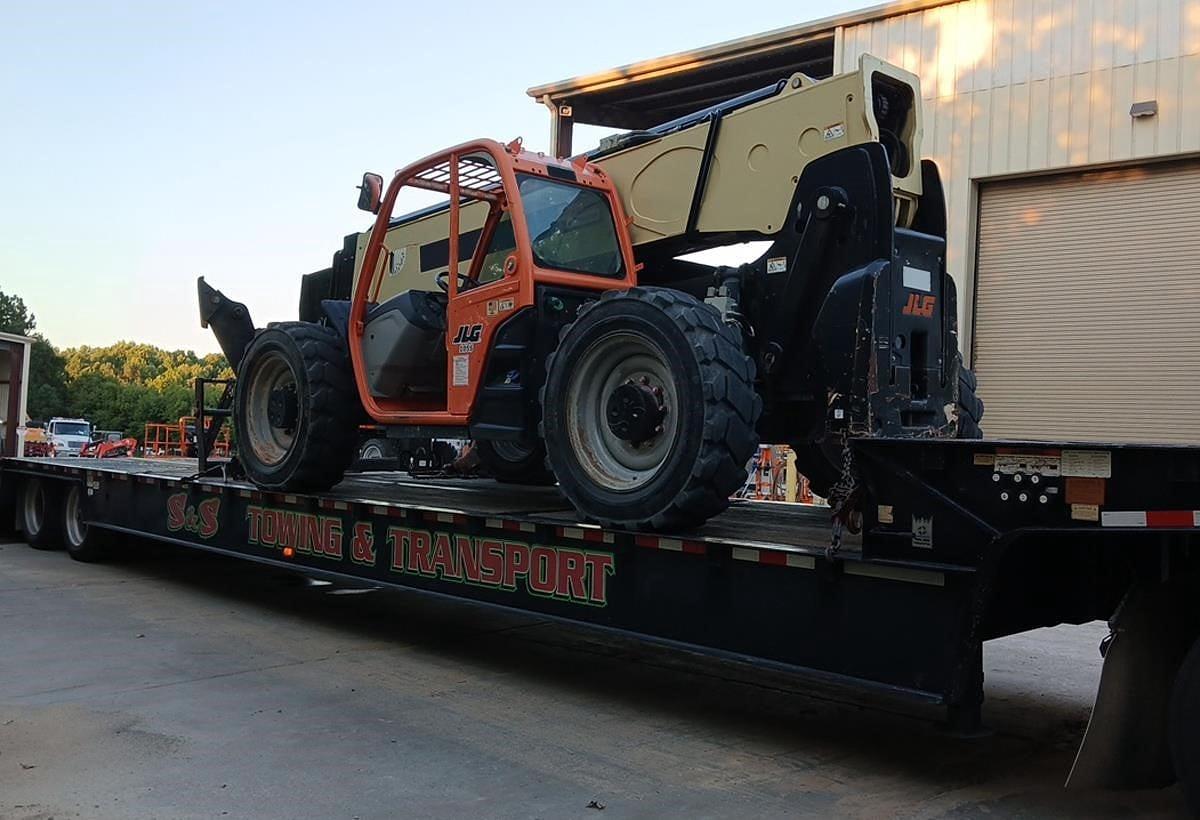 Used 2016 JLG 1055