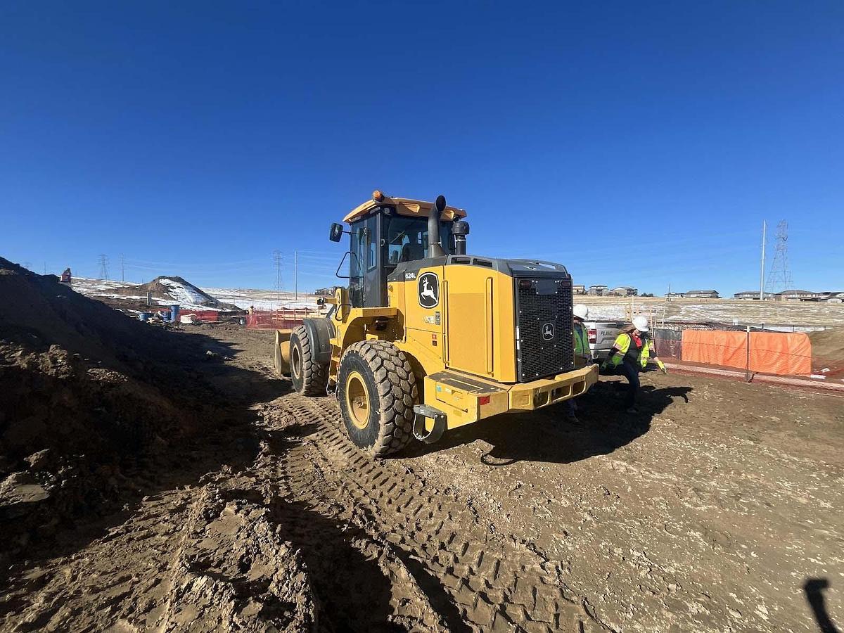 Used 2020 DEERE 624L