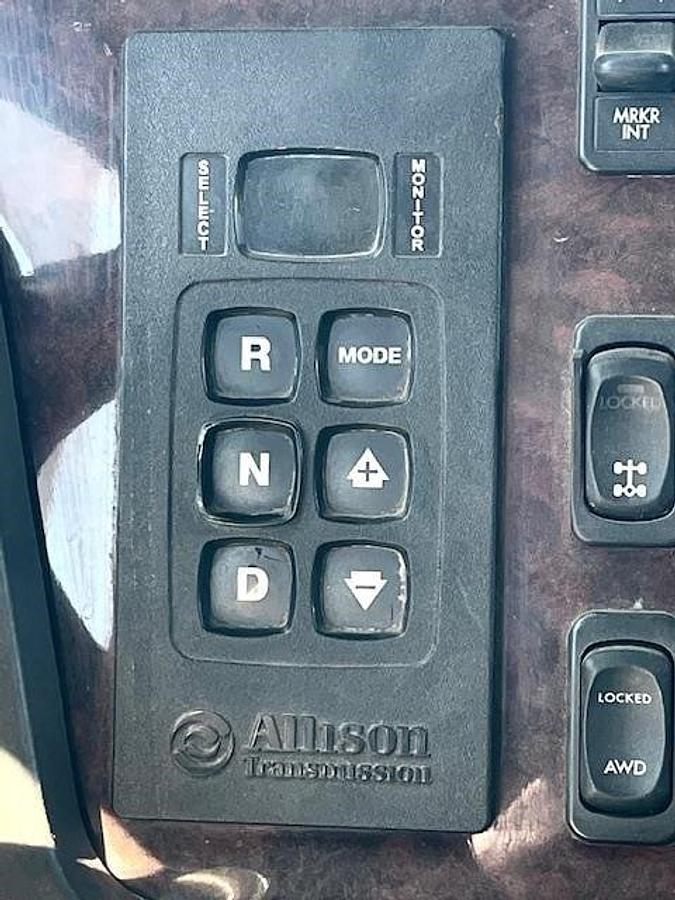 Used 2015 ELLIOTT H110 MOUNTED ON 2015 FREIGHTLINER 108SD