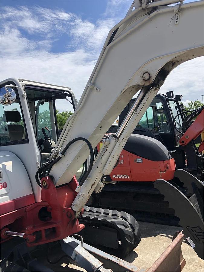 Used 2016 TAKEUCHI TB260