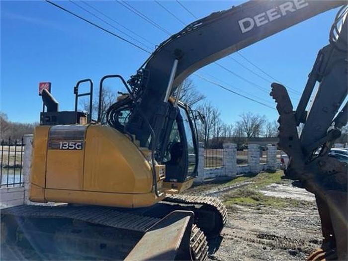 Used 2016 Deere 135G