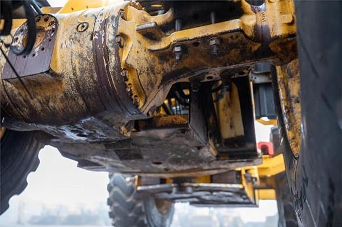 Used 2017 DEERE 544K