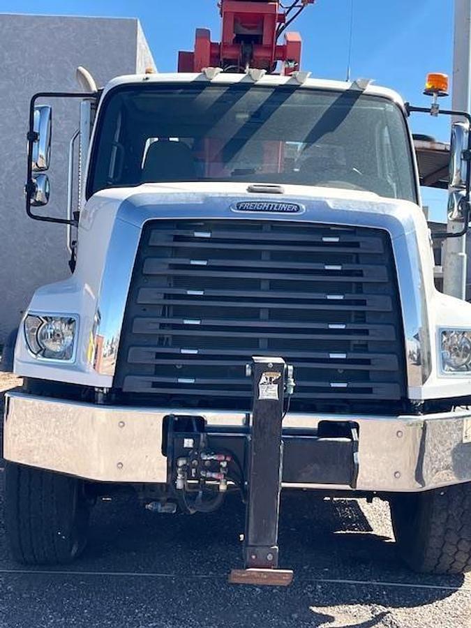 Used 2015 ELLIOTT H110 MOUNTED ON 2015 FREIGHTLINER 108SD