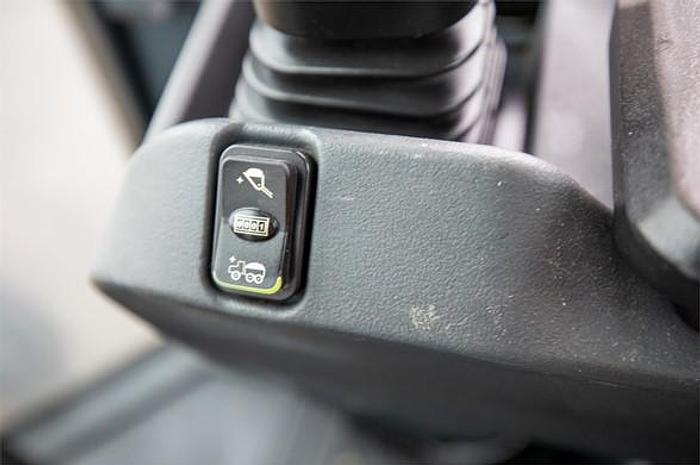 Used 2017 DEERE 544K