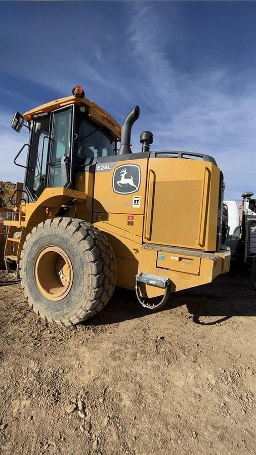 Used 2020 DEERE 624L