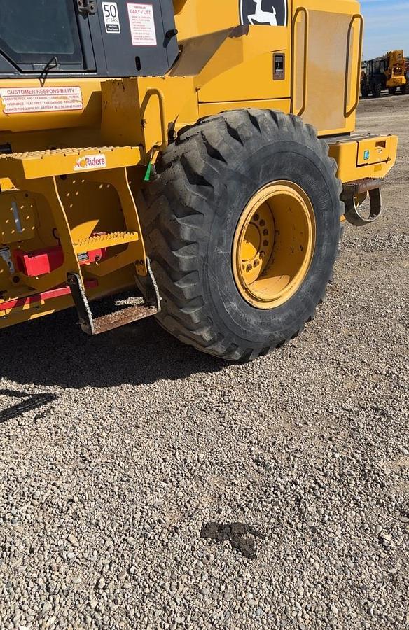 Used 2019 DEERE 524L