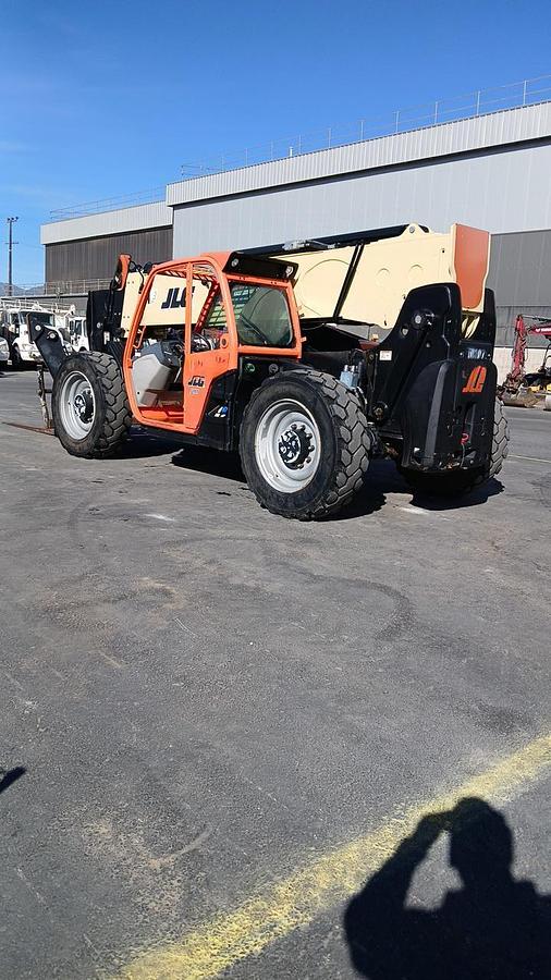 Used 2017 JLG 1055