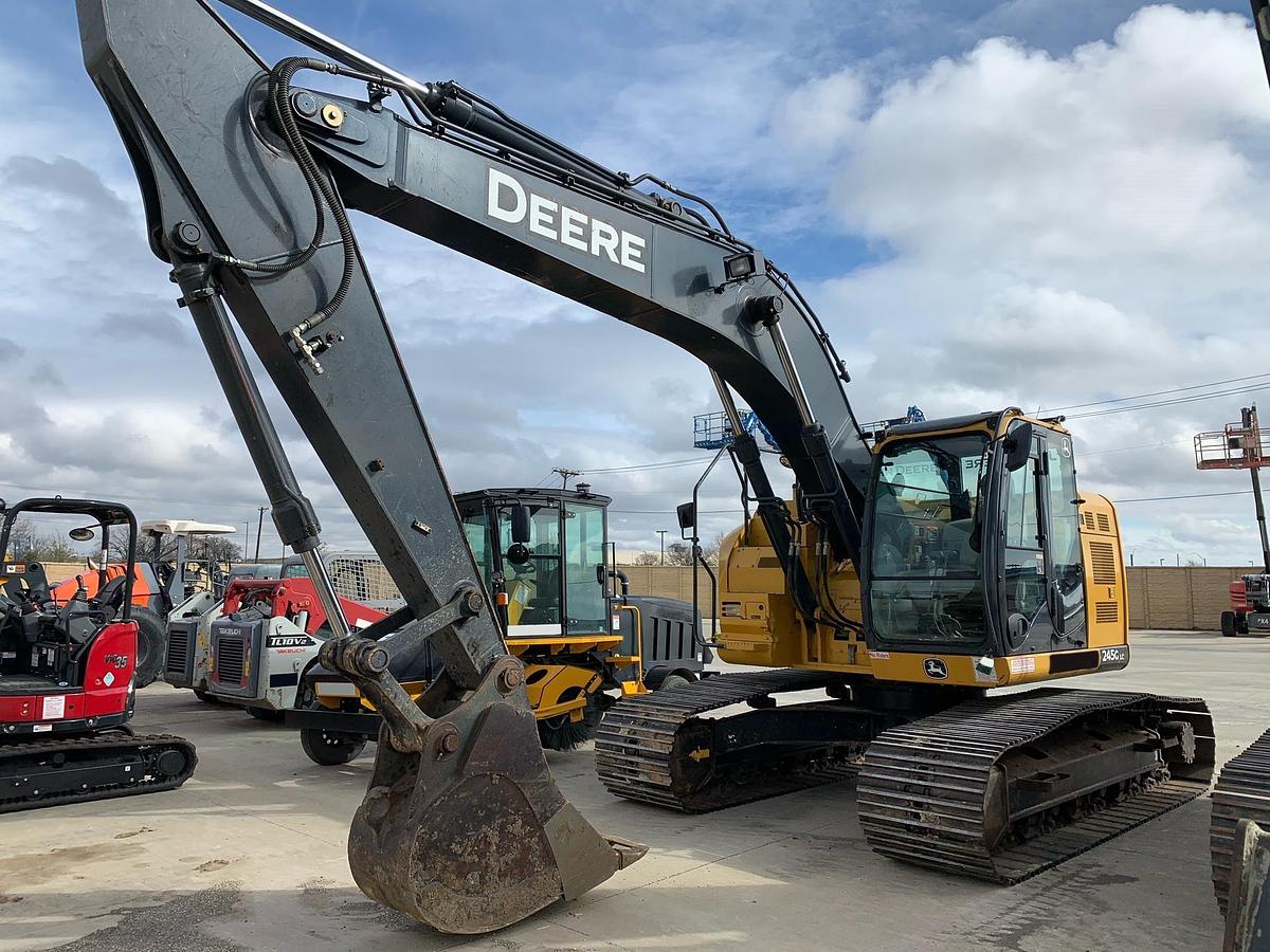 Used 2018 DEERE 245G LC
