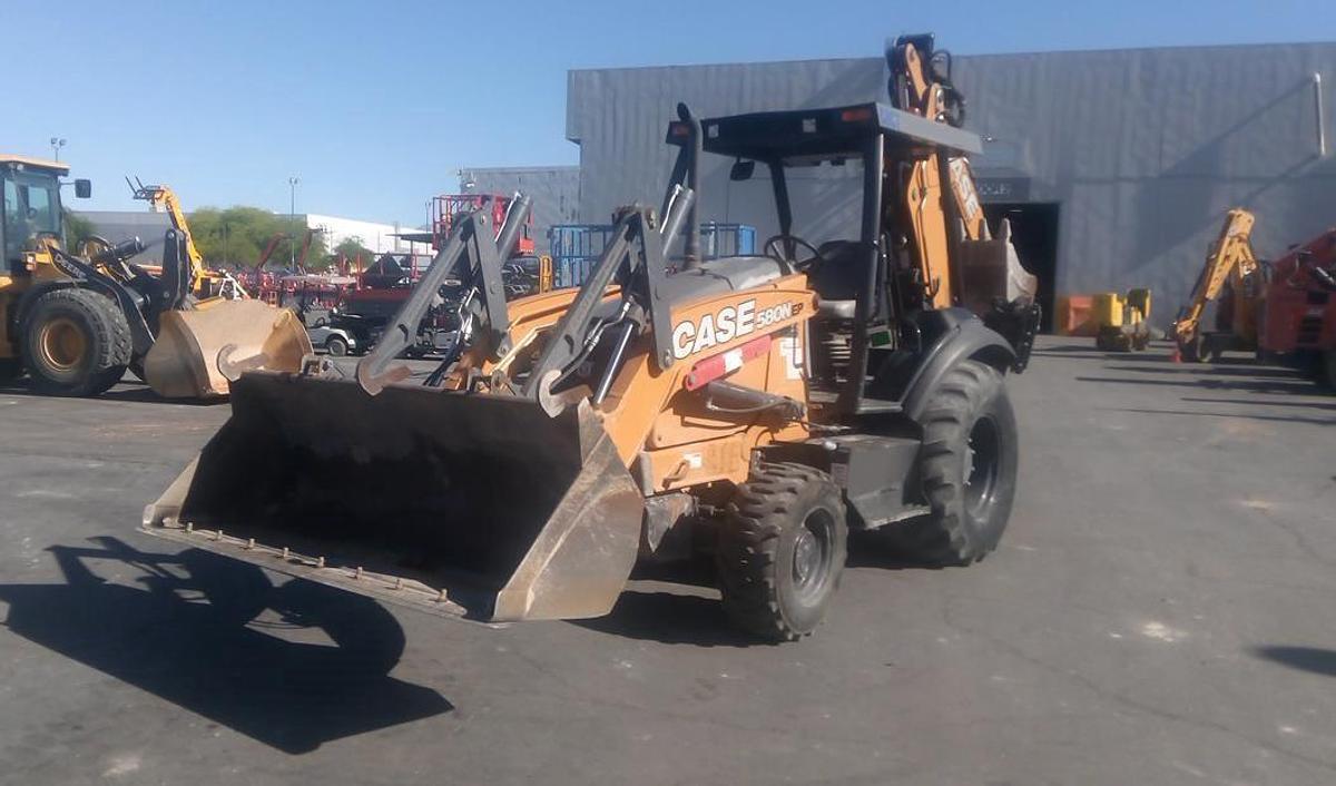 Used 2018 CASE 580N EP