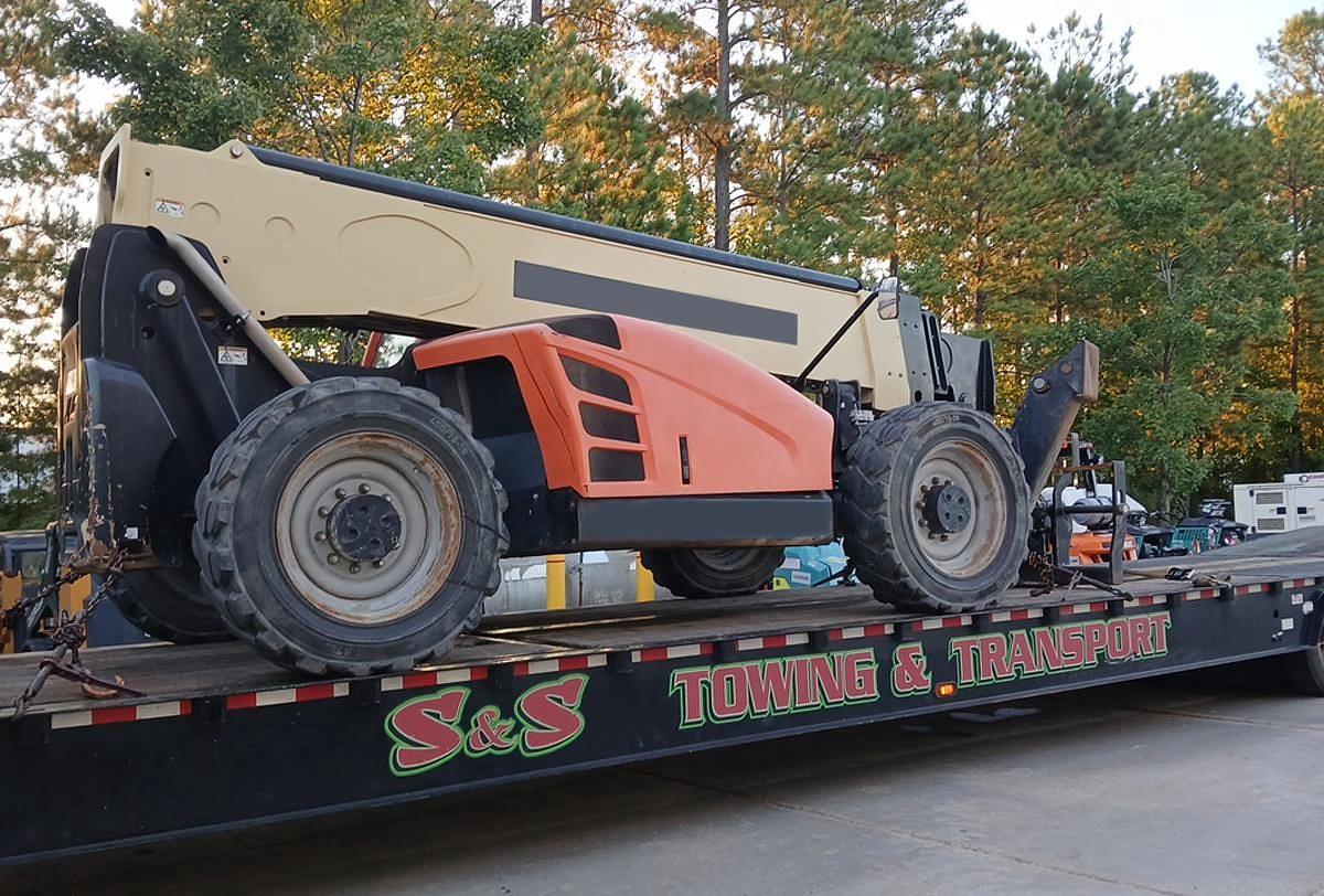 Used 2016 JLG 1055