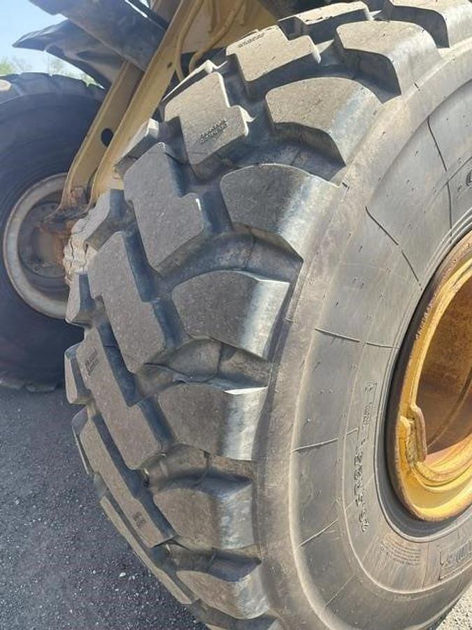Used 2020 CATERPILLAR 972M