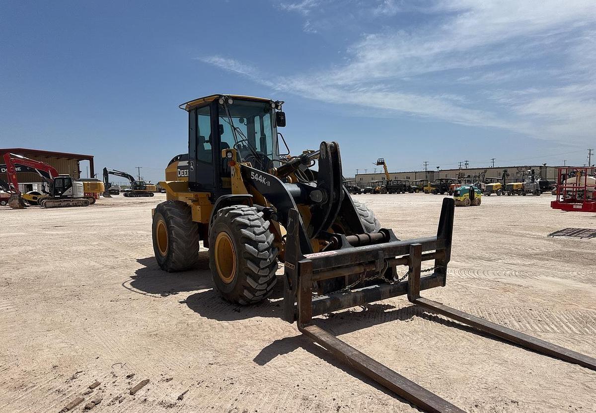Used 2018 DEERE 544K