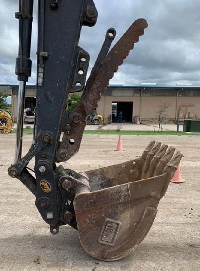 Used 2017 DEERE 130G