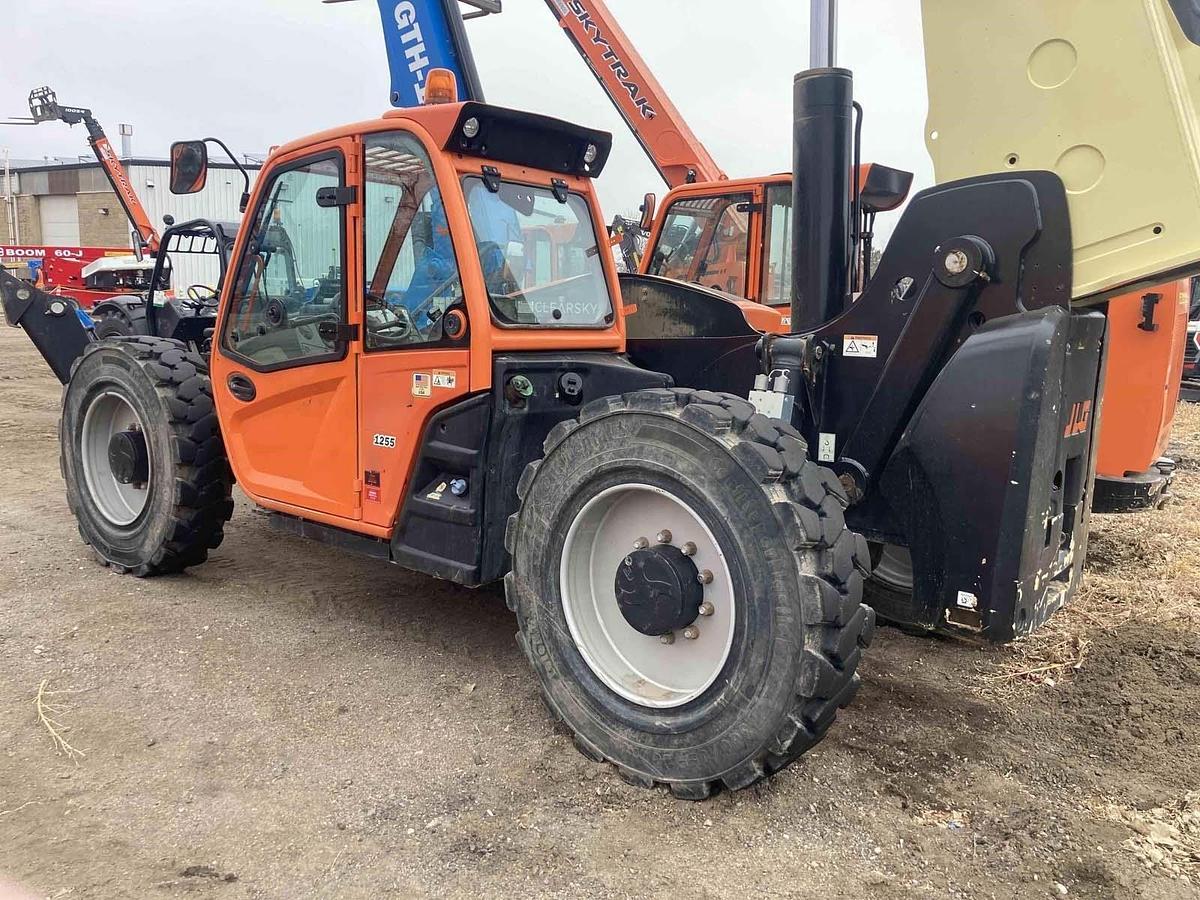 Used 2018 JLG 1055