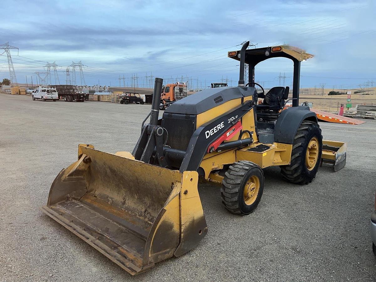Used 2019 DEERE 210LEP