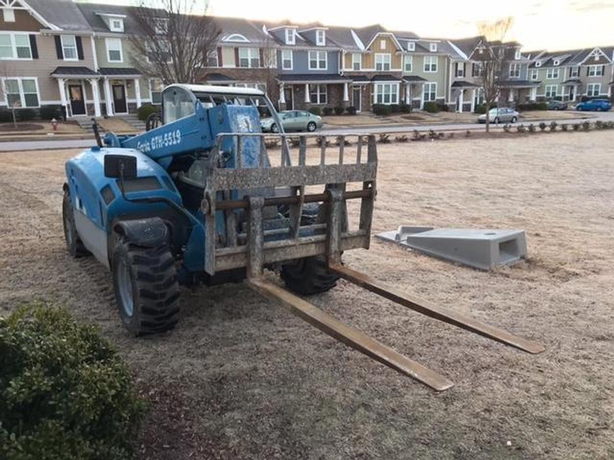 Used 2013 GENIE GTH5519