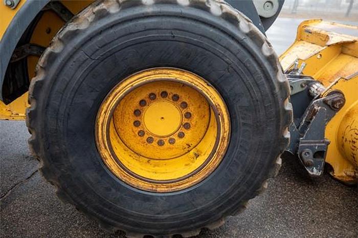 Used 2017 DEERE 544K