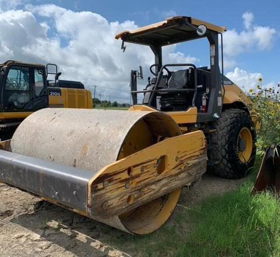 Used 2015 VOLVO SD100D