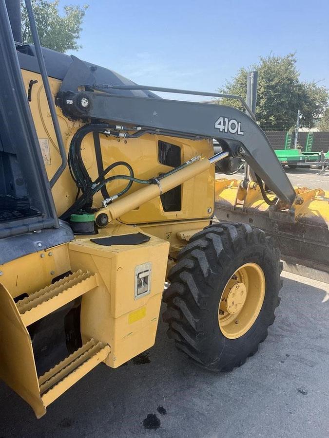 Used 2018 DEERE 410L