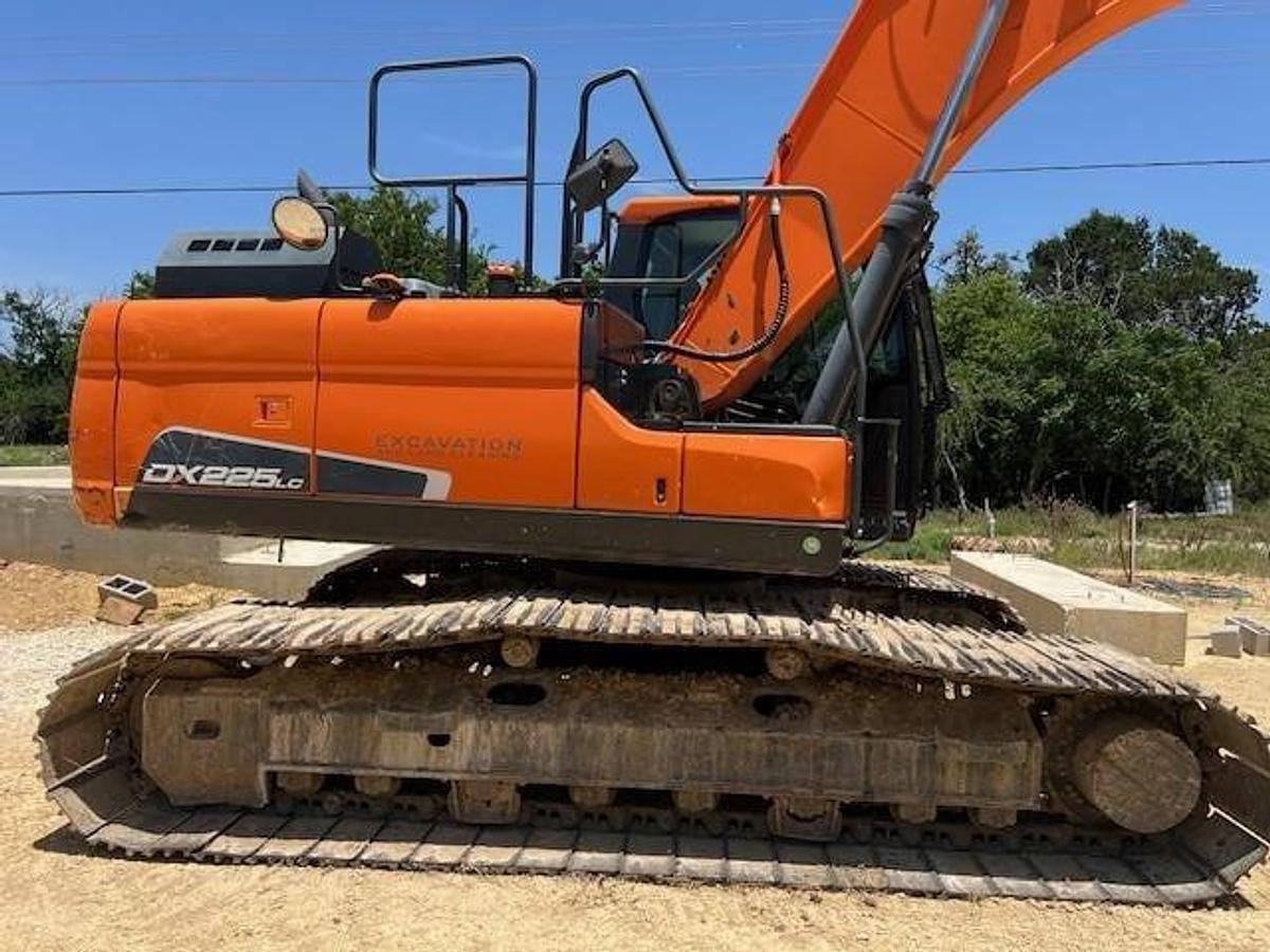 Used 2022 DOOSAN DX225 LC-5