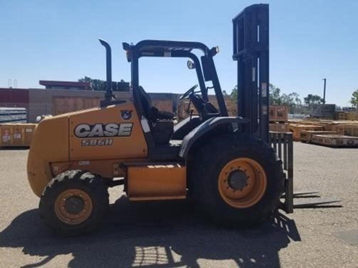 Used 2015 CASE 586H