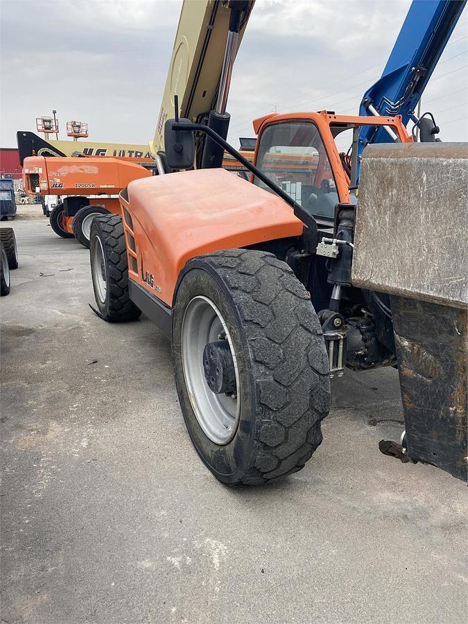 Used 2015 JLG 1055