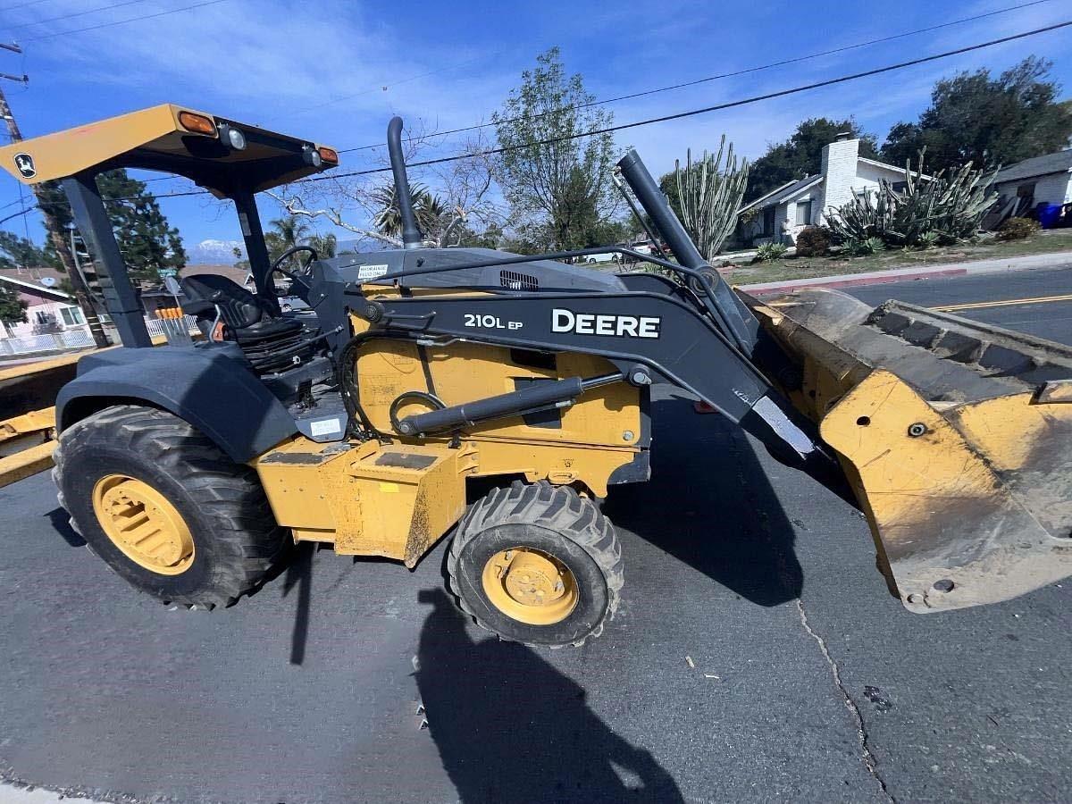 Used 2019 DEERE 210LEP
