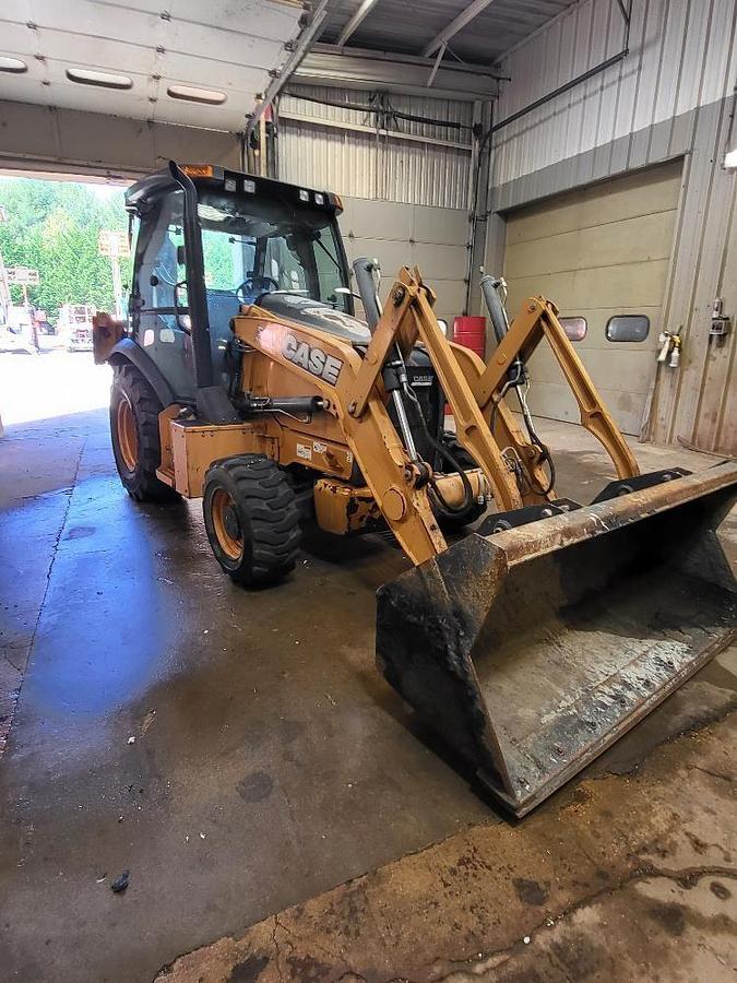 Used 2017 CASE 580SN