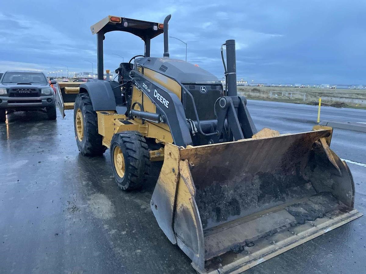 Used 2019 DEERE 210LEP