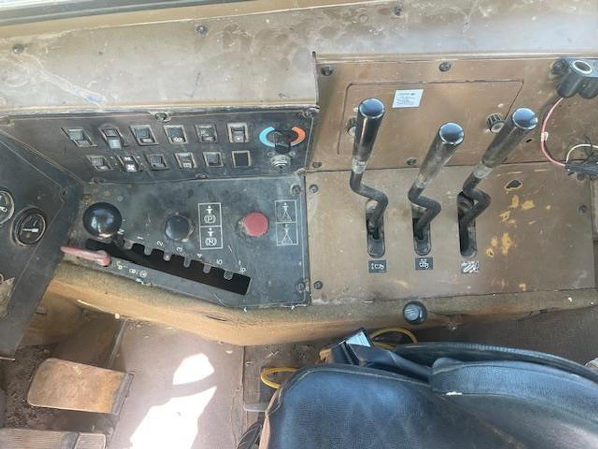 Used 2000 CATERPILLAR 613C