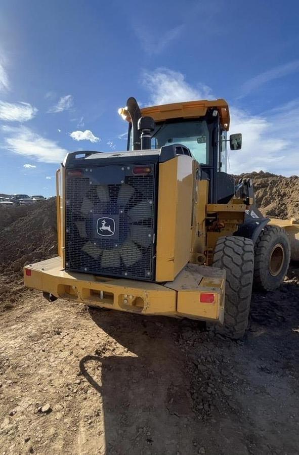 Used 2020 DEERE 624L