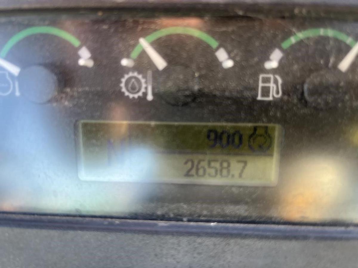 Used 2018 DEERE 410L