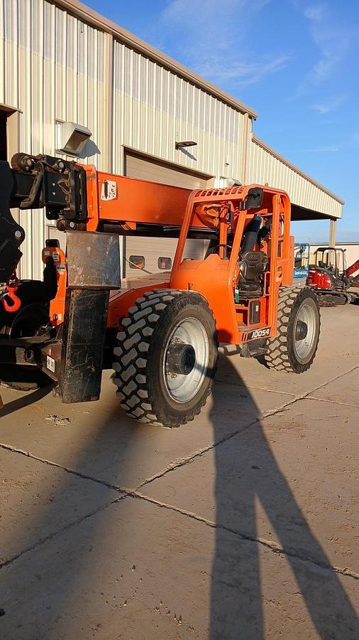 Used 2017 SKY TRAK 10054