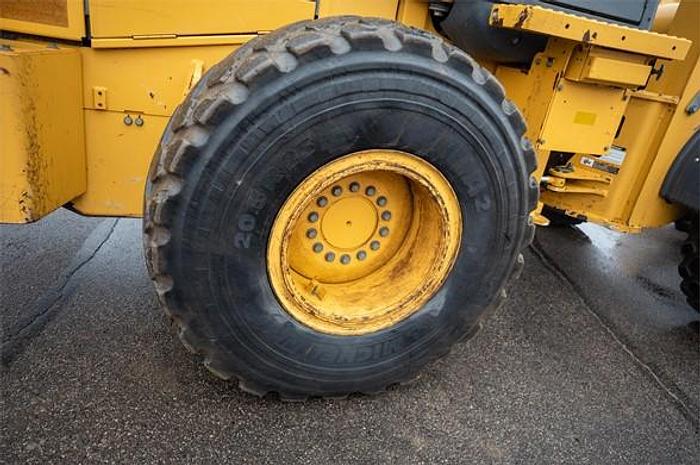 Used 2017 DEERE 544K