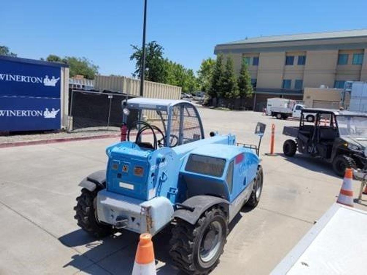 Used 2015 GENIE GTH5519