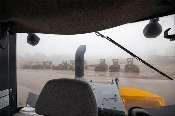 Used 2017 DEERE 544K