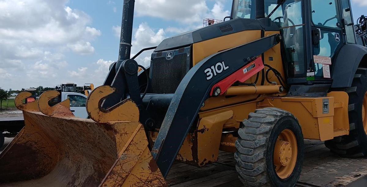 Used 2018 DEERE 310L