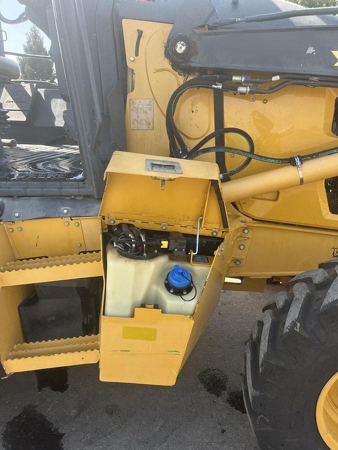 Used 2018 DEERE 410L
