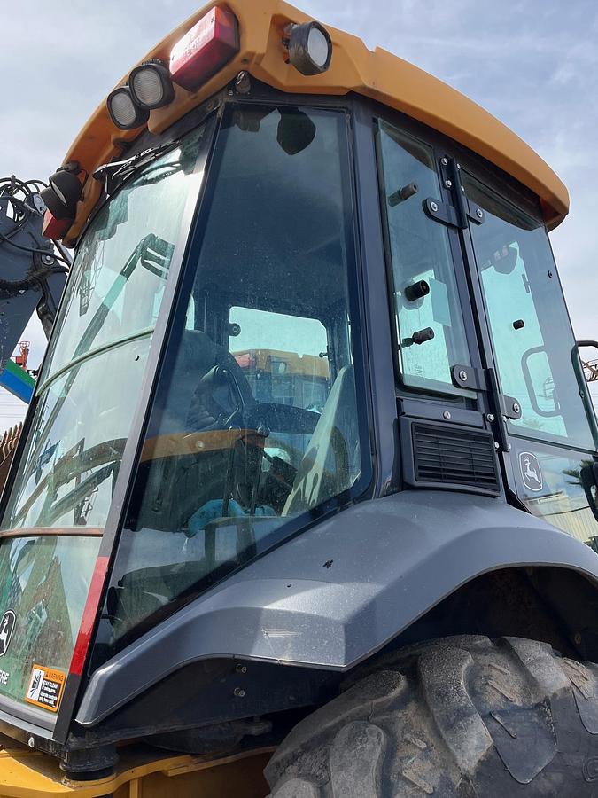 Used 2019 DEERE 410L