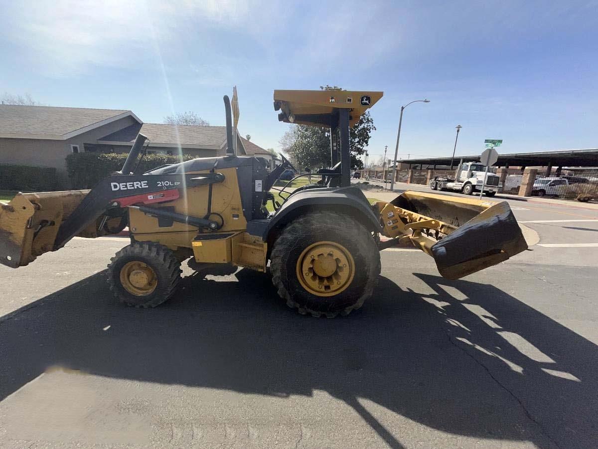 Used 2019 DEERE 210LEP