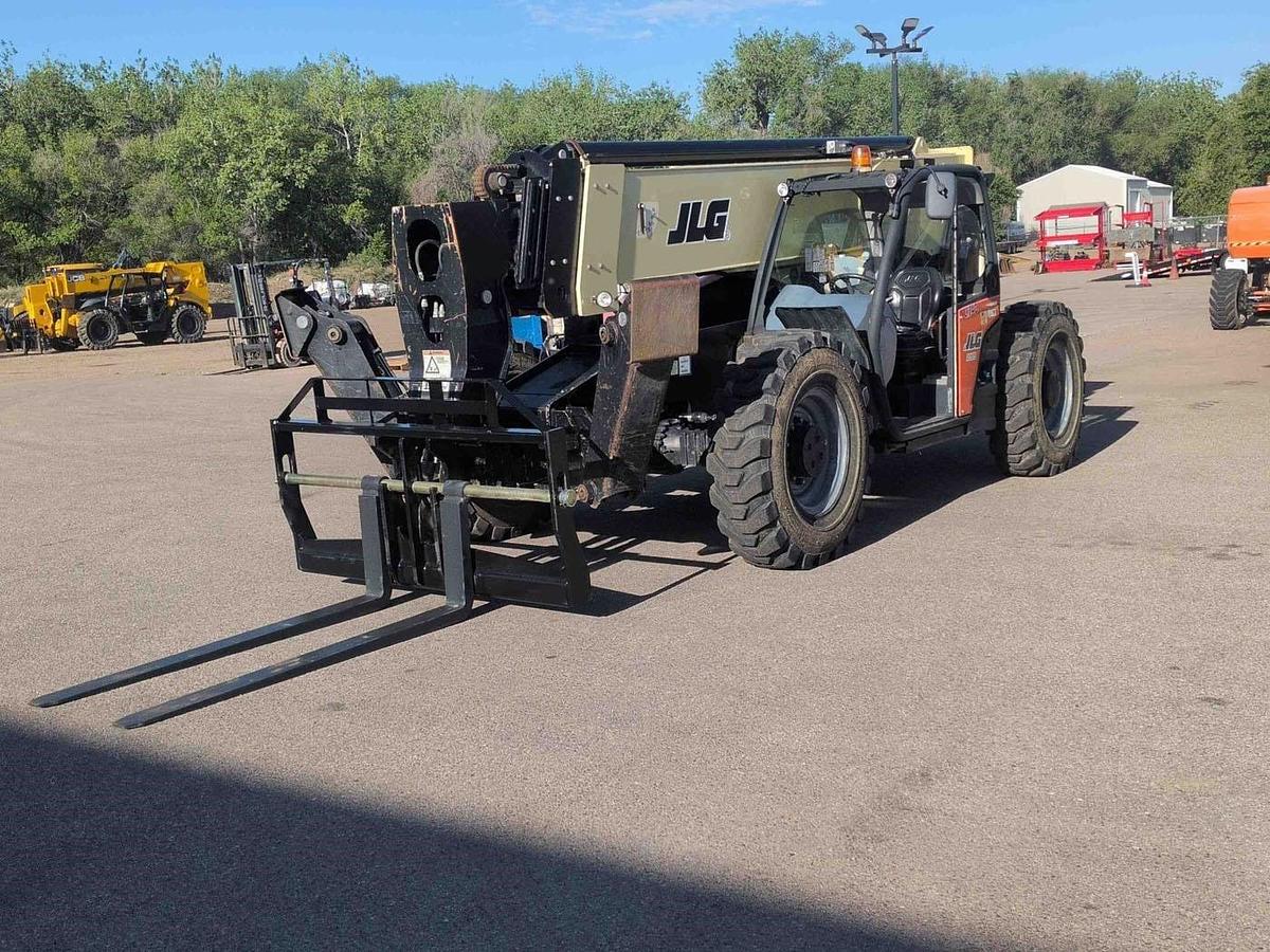 Used 2018 JLG 1055