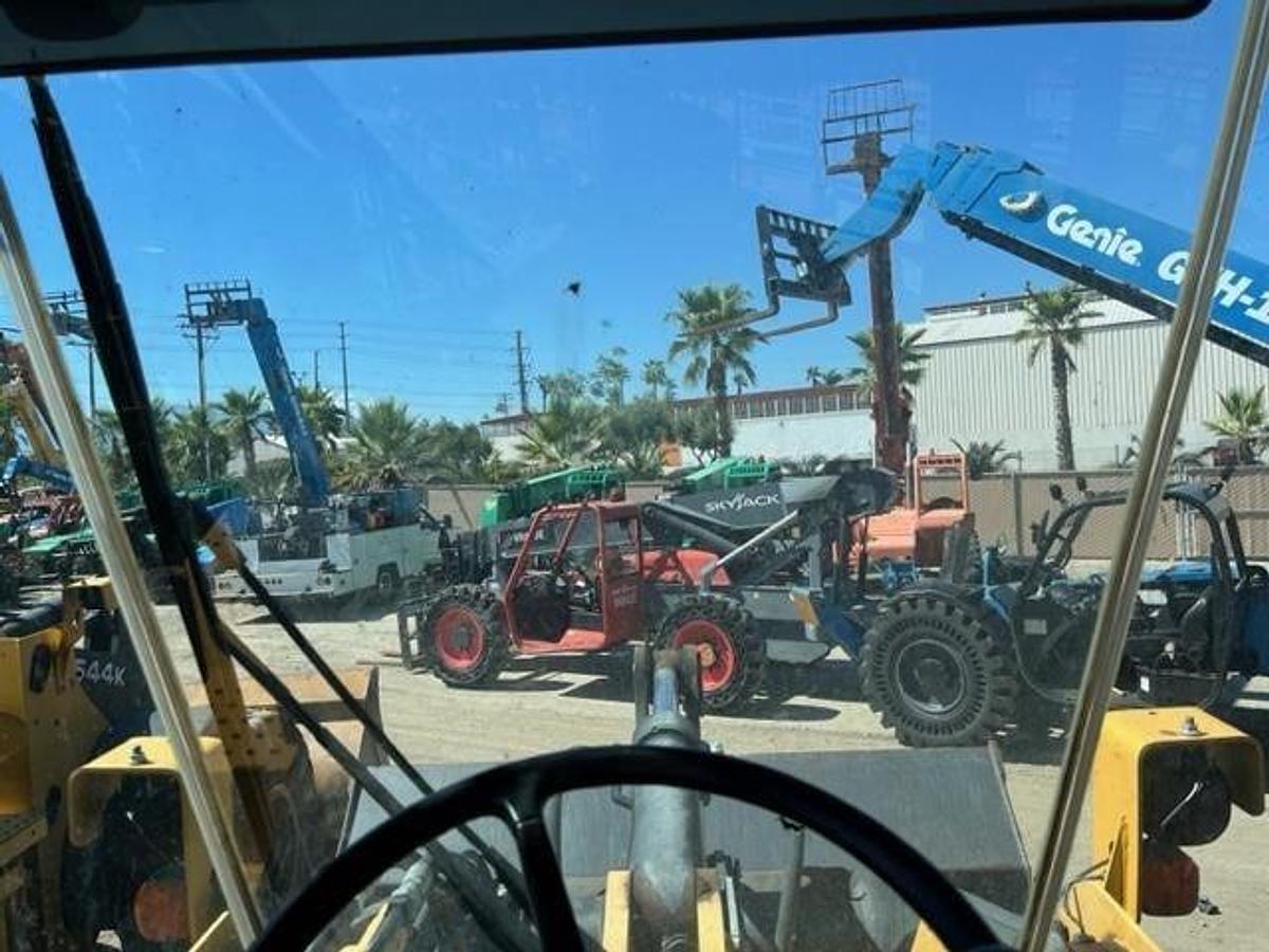 Used 2015 DEERE 544K