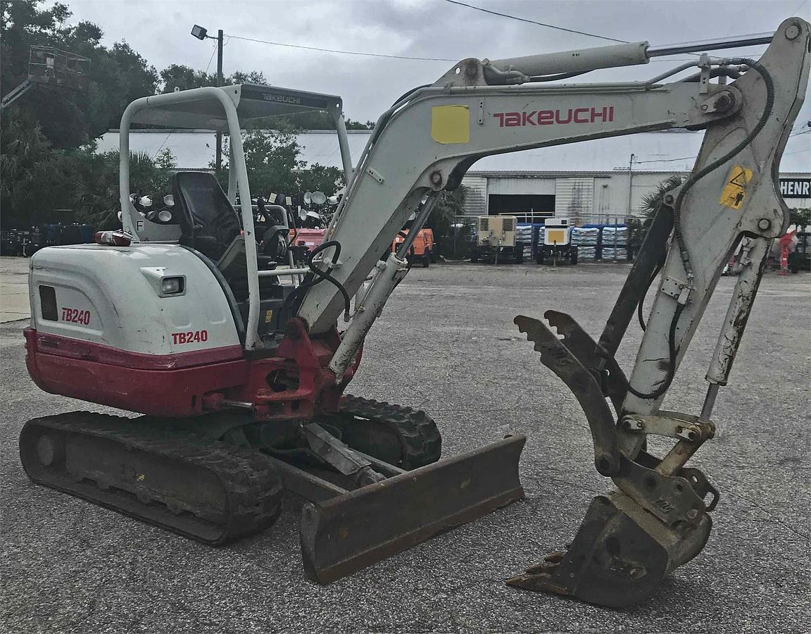 Used 2016 TAKEUCHI TB240
