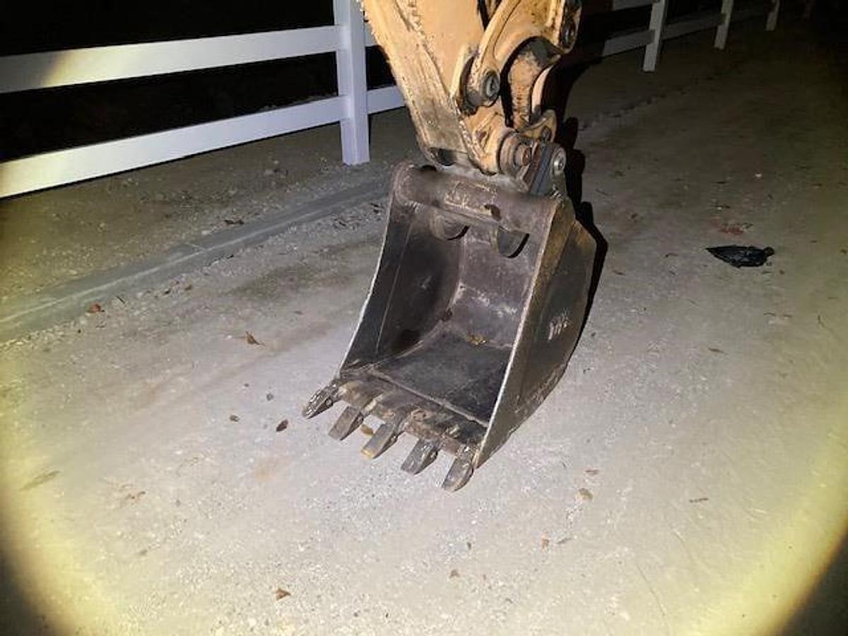 Used 2013 CASE 580SN