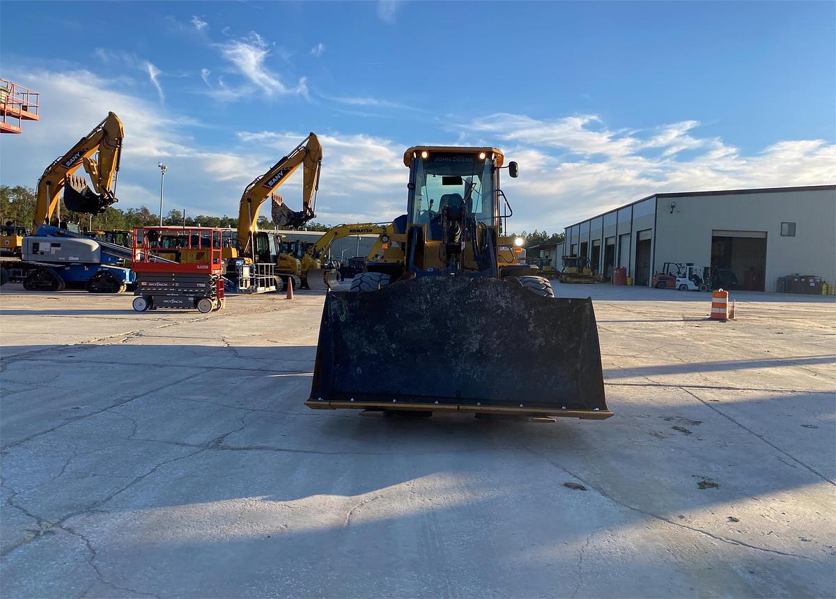 Used 2019 DEERE 624L