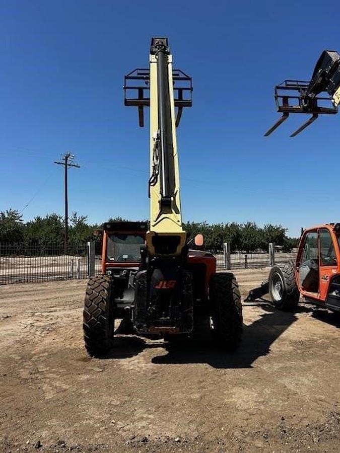 Used 2017 JLG 1055